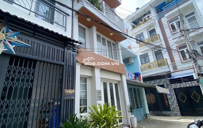 Bán Gấp Nhà Hẻm Nguyễn Thị Thập, Q7: 40m2, 2 Tầng, SH, Giá Chỉ 5.8 Tỷ