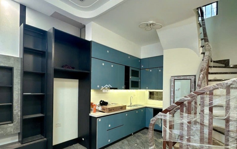 PHỐ CỔ NGỌC LÂM -- LB- TIỀN NHỎ DIỆN TÍCH TO, NHÀ MỚI 45M2--- 9,9 TỶ