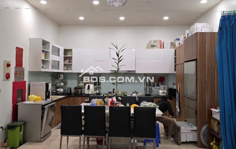 CHO THUÊ VĂN PHÒNG – NHÀ XƯỞNG THỜI TRANG KHÉP KÍN