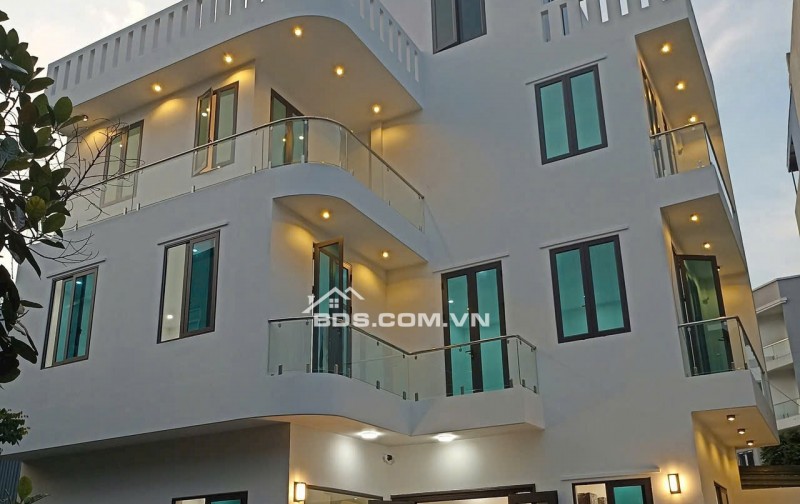 BIỆT THỰ MINI CẠNH NGỌC THỤY  LONG BIÊN - 90M2- 4 TÂNG -- FULL NT - NHÀ  MỚI 3 MẶT THOÁNG-  HƠN 9 Ỷ