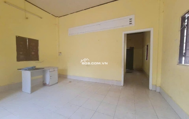 ALO !!! Cần bán gấp nhà c4 ở Bà điểm-Hóc Môn(70m2),giá 990tr,shr