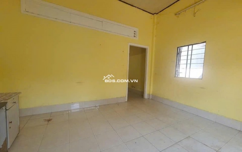 ALO !!! Cần bán gấp nhà c4 ở Bà điểm-Hóc Môn(70m2),giá 990tr,shr