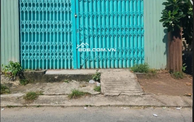 ALO !!! Cần bán gấp nhà c4 ở Bà điểm-Hóc Môn(70m2),giá 990tr,shr