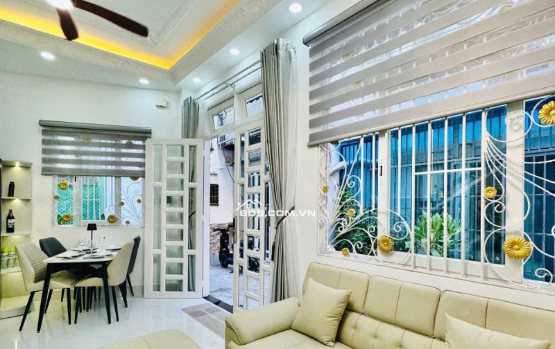 SIÊU PHẨM THÍCH QUẢNG ĐỨC – PHÚ NHUẬN  5 TẦNG ĐẸP - NGANG KHỦNG 5.4M - FULL NỘI THẤT