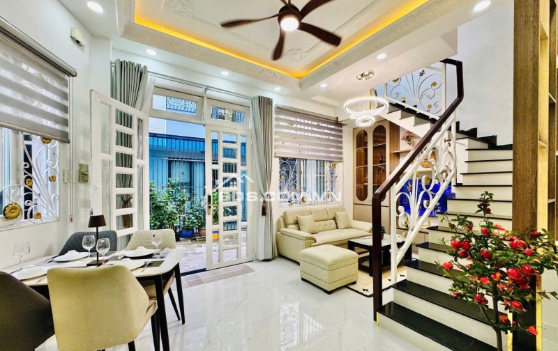 SIÊU PHẨM THÍCH QUẢNG ĐỨC – PHÚ NHUẬN  5 TẦNG ĐẸP - NGANG KHỦNG 5.4M - FULL NỘI THẤT