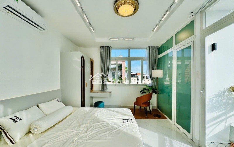 SIÊU PHẨM THÍCH QUẢNG ĐỨC – PHÚ NHUẬN  5 TẦNG ĐẸP - NGANG KHỦNG 5.4M - FULL NỘI THẤT