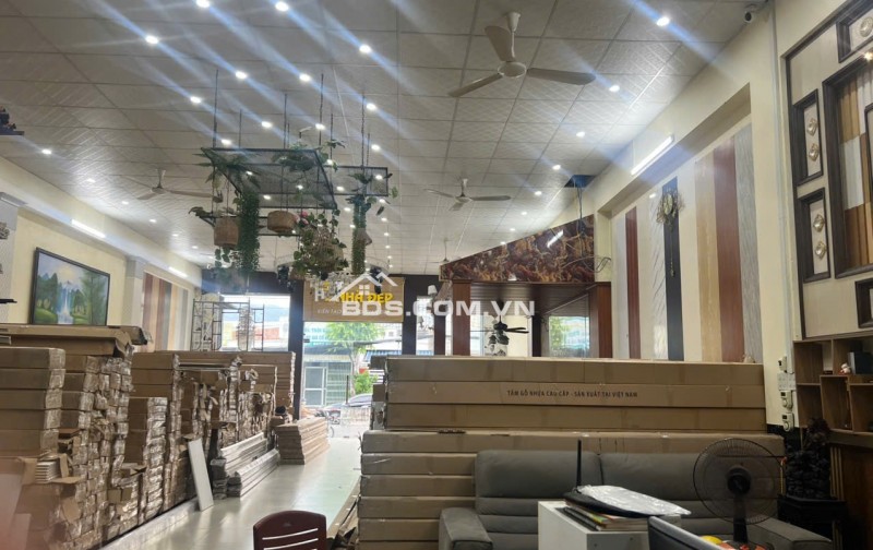 VỪA Ở, VỪA LÀM VP KD, SHOWROOM
Bán nhà 3 tầng mặt tiên đường lê Hồng Phong, Nam Nha Trang (Phước long cũ)