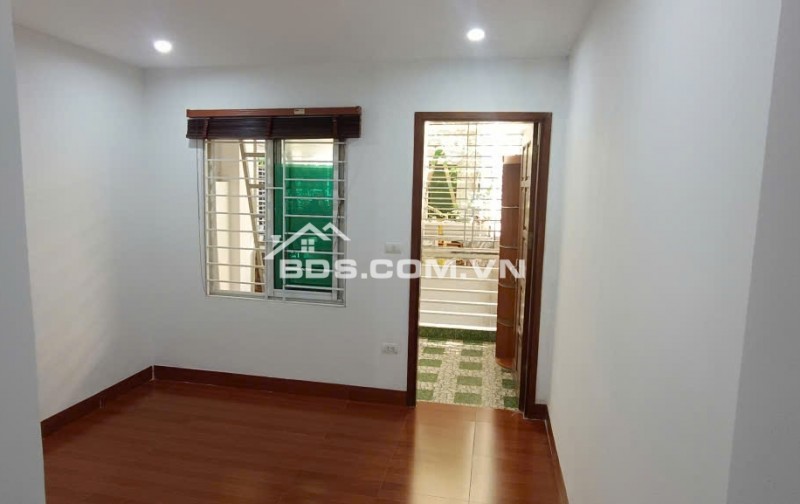 Bán Nhà 34m2- 5 tầng, full nội thất cao cấp– Đường Láng – Đống Đa– Ngõ Nông