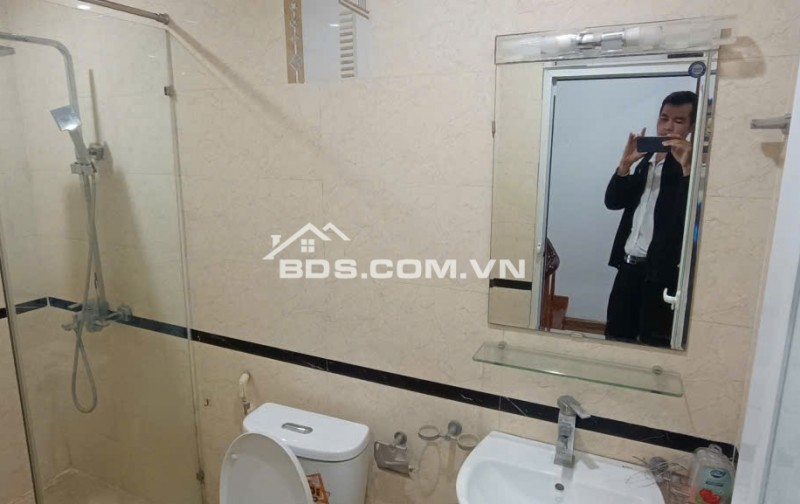 Bán Nhà 34m2- 5 tầng, full nội thất cao cấp– Đường Láng – Đống Đa– Ngõ Nông