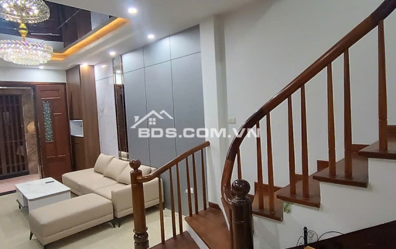 Bán Nhà 34m2- 5 tầng, full nội thất cao cấp– Đường Láng – Đống Đa– Ngõ Nông