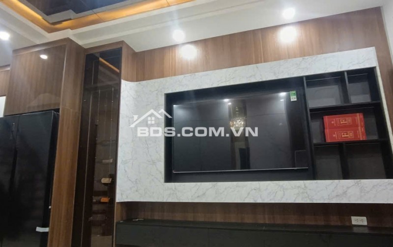 Bán Nhà 34m2- 5 tầng, full nội thất cao cấp– Đường Láng – Đống Đa– Ngõ Nông