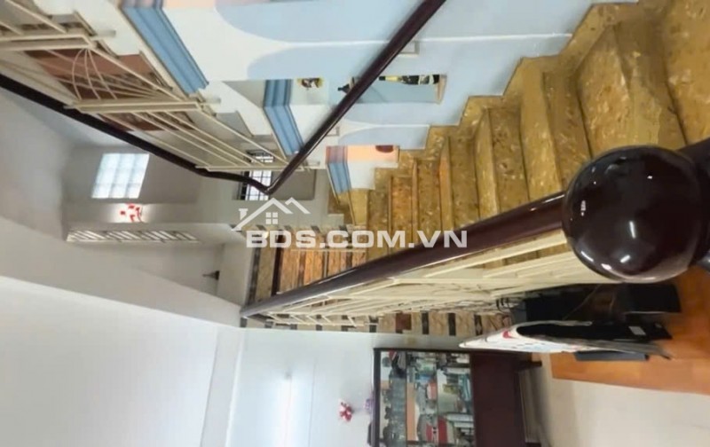 CƠ HỘI ĐỘC ĐÁO TẠI TRUNG TÂM QUẬN 4 - SỔ HỒNG SẴN SÀNG! NHÀ PHỐ ĐA NĂNG ĐƯỜNG TÔN ĐẢN - KHU DÂN CƯ ỔN ĐỊNH