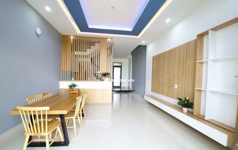 SIÊU PHẨM 5 TẦNG MẶT TIỀN PHẠM KHIÊM ÍCH – CÁCH BIỂN SƠN THỦY CHỈ 200M!