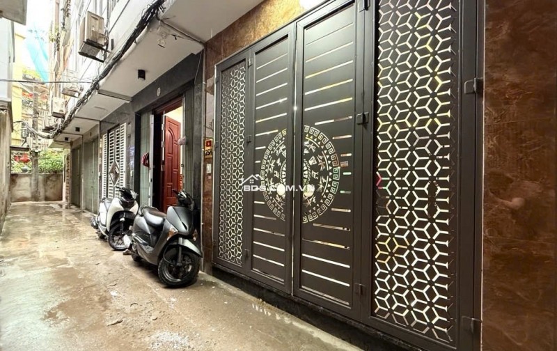 NHÀ ĐẸP KHƯƠNG ĐÌNH - 25M RA OTO -MẶT TIỀN THOÁNG -AN SINH TỐT -NGÕ VƯỢNG KHÍ TÀI LỘC