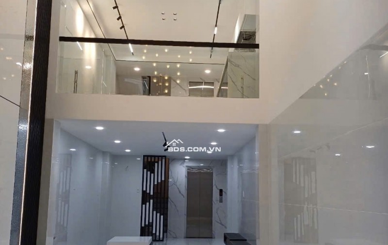 Mặt Tiền CXBH Quận 10, DT:4.5x15, T+5L Gái 18.5 tỷ TL