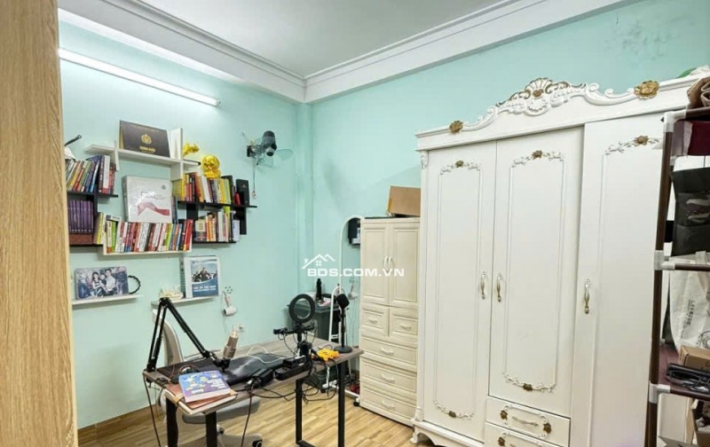 Bán Nhà Tân Triều 34m2- 6 Tầng – 6 phòng ngủ - Vừa ở vừa cho thuê -Gần ô tô – Ngõ thông – chào 8.3 tỷ.