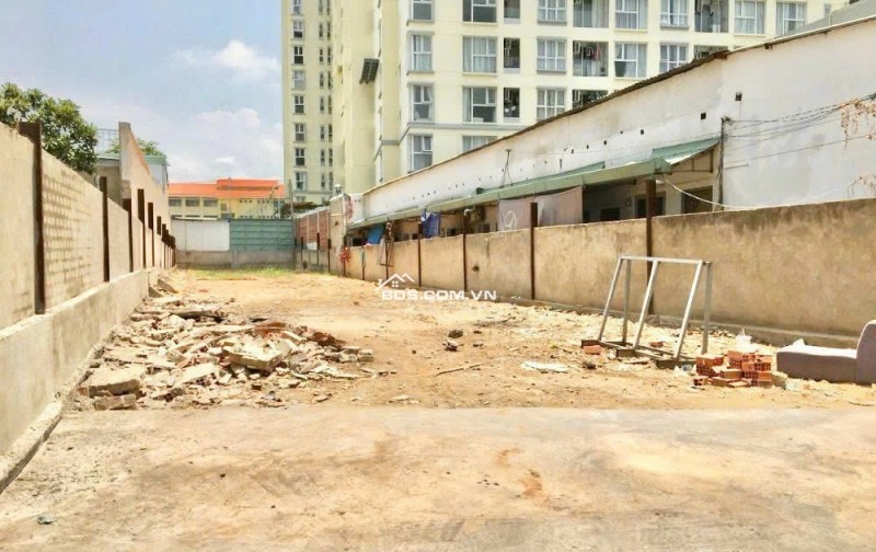 Cần bán lô đất FULL thổ cư Mặt Tiền Nguyễn Thị Thập Quận 7