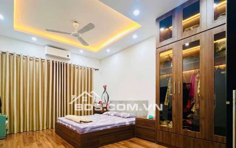 BÁN NHÀ TÂN MAI- HOÀNG MAI, Ô TÔ, LÔ GÓC, 40/42 M2, 4 TẦNG, MT 6 M, GIÁ 11 TỶ.