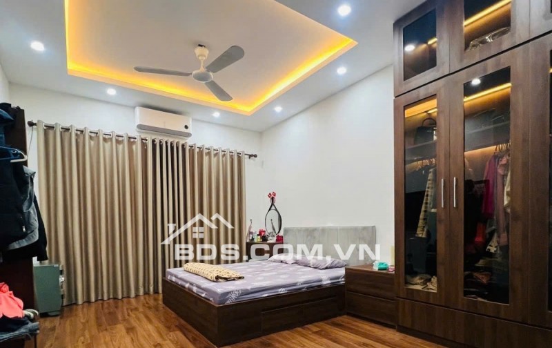 BÁN NHÀ TÂN MAI- HOÀNG MAI, Ô TÔ, LÔ GÓC, 40/42 M2, 4 TẦNG, MT 6 M, GIÁ 11 TỶ.