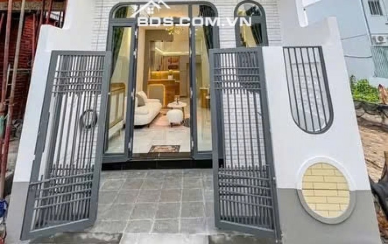 NHÀ NỘI THẤT ĐẦY ĐỦ, DỌN VÀO LÀ Ở NGAY