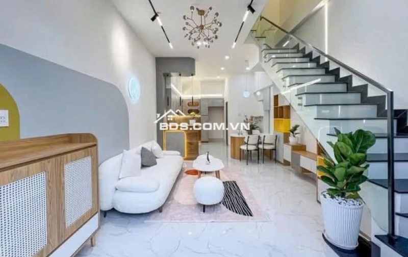 NHÀ NỘI THẤT ĐẦY ĐỦ, DỌN VÀO LÀ Ở NGAY