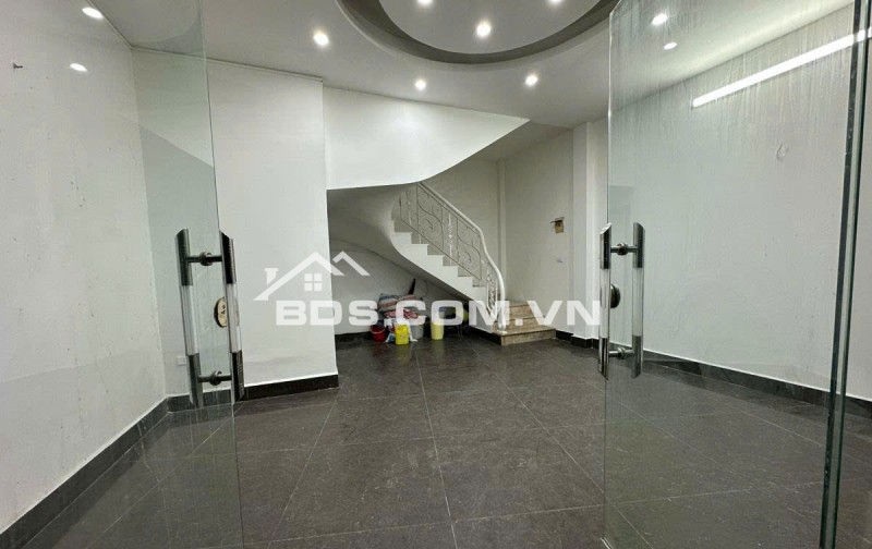 Bán Nhà Xã Đàn Hơn 11 Tỷ  Mặt Ngõ Kinh Doanh 35m 7 Tầng , Mặt Tiền 5m , Ô Tô Đỗ  
