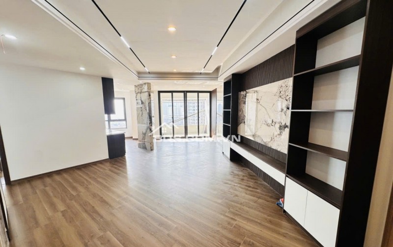 Bán gấp – Lô góc-Chung cư Toà A2- Nguyễn Đức Cảnh – Hoàng Mai – 134m2 – 4 ngủ - 8,5 tỷ