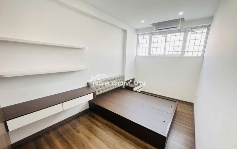 Bán gấp – Lô góc-Chung cư Toà A2- Nguyễn Đức Cảnh – Hoàng Mai – 134m2 – 4 ngủ - 8,5 tỷ