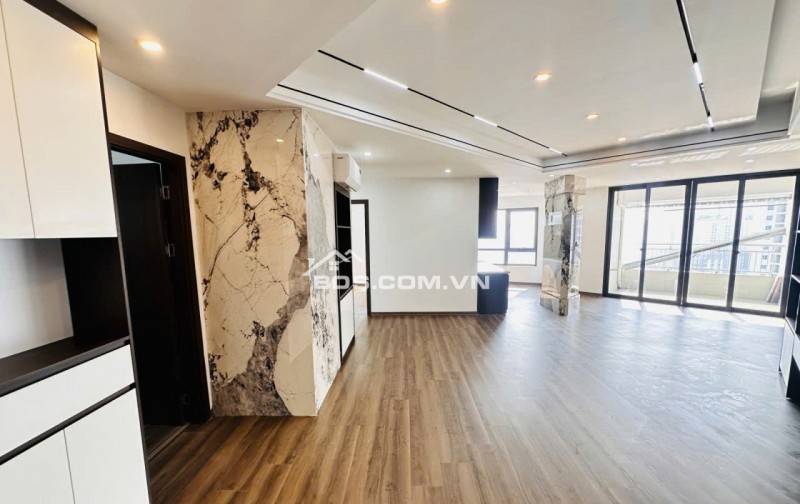 Bán gấp – Lô góc-Chung cư Toà A2- Nguyễn Đức Cảnh – Hoàng Mai – 134m2 – 4 ngủ - 8,5 tỷ