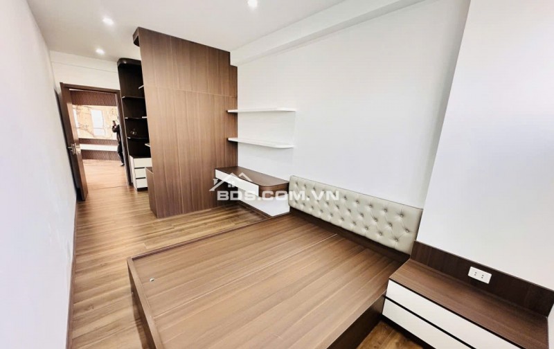 Bán gấp – Lô góc-Chung cư Toà A2- Nguyễn Đức Cảnh – Hoàng Mai – 134m2 – 4 ngủ - 8,5 tỷ