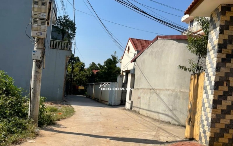 Hàng F0 mới ở Nghĩa Trai – Như Quỳnh 55M cạnh Vin OC3 đường xe 7 chỗ . Lh 0362554684