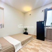 Phòng bé xinh cửa sổ thoáng ngay cầu Thị Nghè