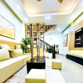 NGUYỄN KHANG CẦU GIẤY - GẦN PHỐ - LÔ GÓC 3 MẶT THOÁNG - TIỆN ÍCH - VỪA Ở VỪA CHO THUÊ. Dt 39m2- 5T- Mt4.3m - 13.2 tỷ