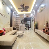 BÁN NHÀ PHỐ HỒNG TIẾN  BỒ ĐỀ - DÂN XÂY 42M2- 4 TẦNG, CHỈ HƠN 8 TỶ