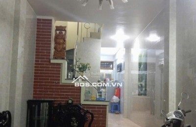 BÁN NHÀ MẶT NGÕ NGUYỄN HOÀNG TÔN, GẦN KĐT CIPUTRA, DT 36M2, MT 4.5M, GIÁ 10.6 TỶ