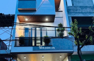 Nhà 3 tầng đường Nguyễn Chích - Diện tích đất = 82,5 m2 - FULL nội thất Y HÌNH