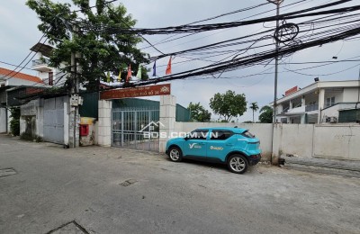 Bán nhà C4 Ngọc Thuỵ 35m lô góc oto qua nhà chỉ 4 tỷ hơn xíu. LH 0936123469