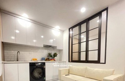 Bán Nhà, Phố VIP Bạch Mai 50m, tầng 1, mt 4,3m, giá 4,35 tỷ.