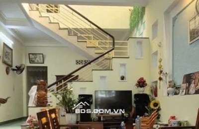 Bán  nhà 2 tầng đường 7m5 mt đường  Nguyễn Xí, Hòa Khánh, Đà Nẵng.Giá: 7ti180 tl nhẹ nhàng.