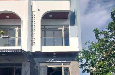 Bán nhà lô C4 đường số 2 cạnh với đường Tú Xương KĐT Tây Bắc.