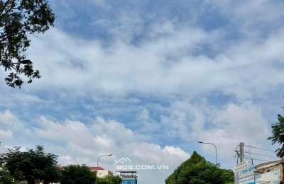 BÁN TÒA NHÀ MẶT TIỀN HÙNG VƯƠNG LONG KHÁNH ĐỒNG NAI