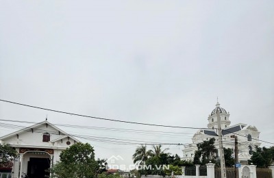 Cần bán lô đất 100m vị trí quảng trường và phố đi bộ