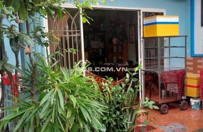  Bán nhà hẻm ô tô phường Thạnh Mỹ Lợi (nay là phường Cát Lái) TP HCM.  Diện tích: 102,3m2 (6m*17m). Trừ lộ giới còn 87,6m2.  Kết cấu: nhà cấp 4 xây chữ L, có 1 PN, 1 WC.  Hướng: Tây Bắc.  Vị trí: khu dân cư xây dựng kín, gần TTHC TP Thủ Đức (củ), gần cầu 