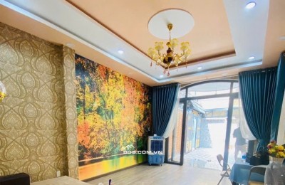 Biệt thự cổ Huỳnh Văn Bánh, Phú Nhuận 25 tỷ 136m2 nở hậu