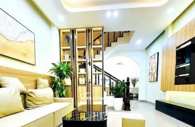 NGUYỄN KHANG CẦU GIẤY - GẦN PHỐ - LÔ GÓC 3 MẶT THOÁNG - TIỆN ÍCH - VỪA Ở VỪA CHO THUÊ. Dt 39m2- 5T- Mt4.3m - 13.2 tỷ