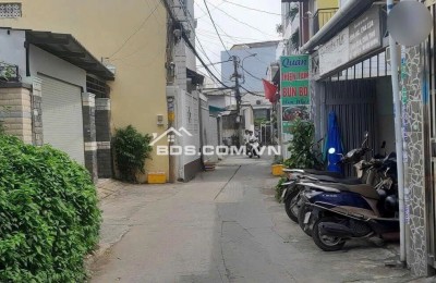  Bán nhà hẻm ô tô phường Thạnh Mỹ Lợi (nay là phường Cát Lái) TP HCM.  Diện tích: 102,3m2 (6m*17m). Trừ lộ giới còn 87,6m2.  Kết cấu: nhà cấp 4 xây chữ L, có 1 PN, 1 WC.  Hướng: Tây Bắc.  Vị trí: khu dân cư xây dựng kín, gần TTHC TP Thủ Đức (củ), gần cầu 