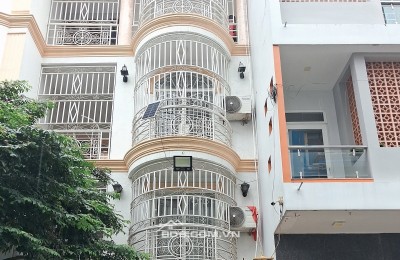 NHÀ 2MT TRƯỚC SAU – ĐƯỜNG 7M – VỊ TRÍ VIP HIẾM: Ấp Hậu Lân, Bà Điểm, Hóc Môn |  17 tỷ  Ngang 8m×20m, 4 tầng + sân thượng  6PN – 8WC, thang máy xịn, tặng nội thất