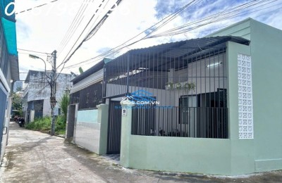 Bán căn nhà cấp 4 lô góc 2 mặt tiền đường Đặng Lộ, Vĩnh Hải, Nha Trang