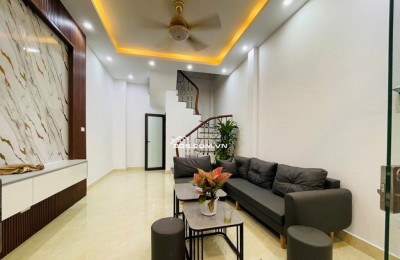 VỊ TRÍ ĐẸP TRUNG TÂM CẦU GIẤY - 4 TẦNG MỚI CỨNG - ĐẸP LUNG LINH