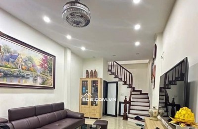 Bán Nhà Thịnh Liệt , DT45m ,Giá Hơn 9 Tỷ,Ngõ Thông ,Lo Góc ,oto qua nhà